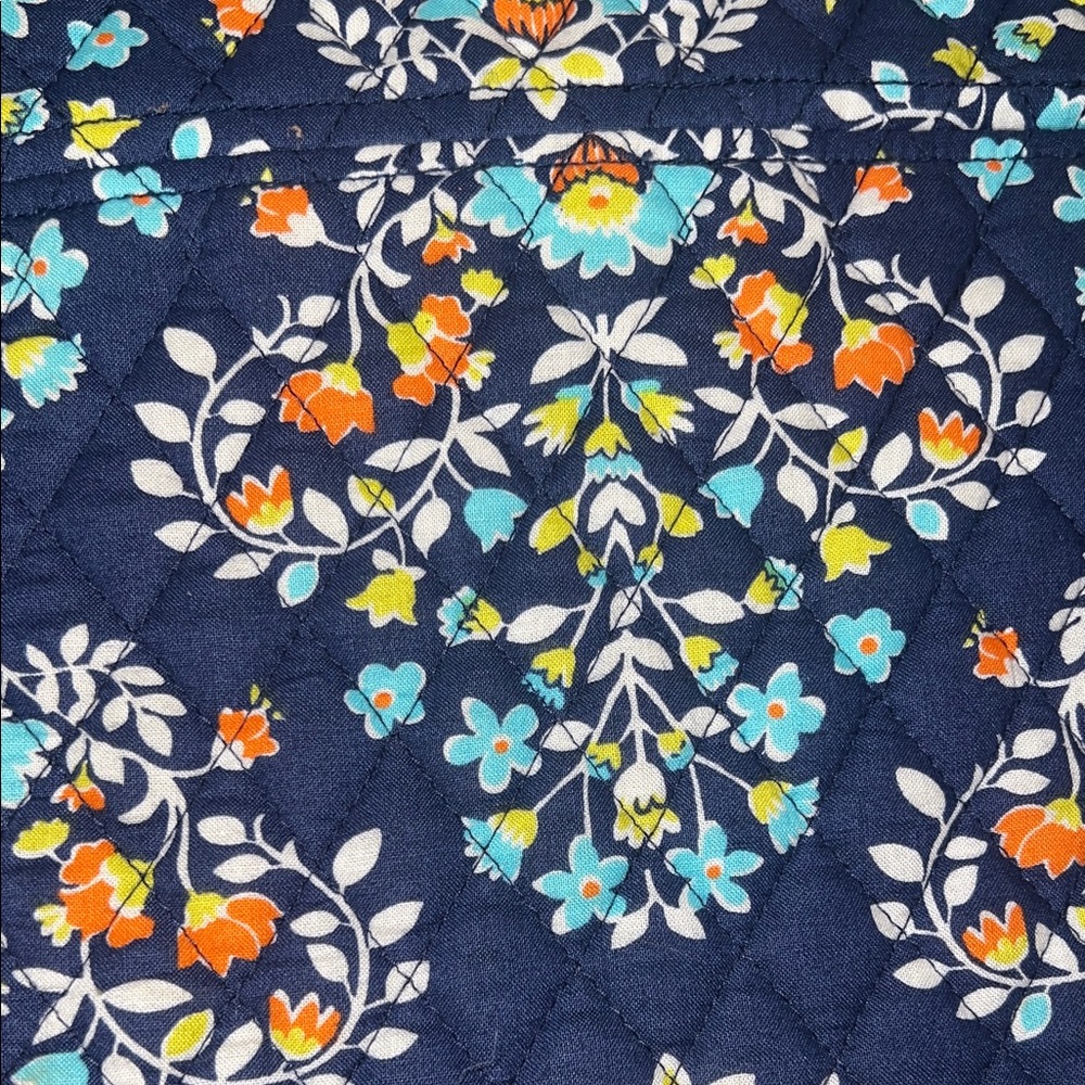 Vera Bradley retired "Chandelier Floral" pattern - Picture 14 of 15
